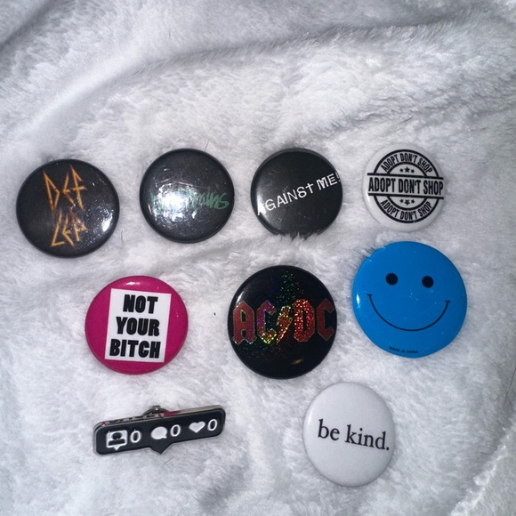 Other - Assorted Button Pins Set